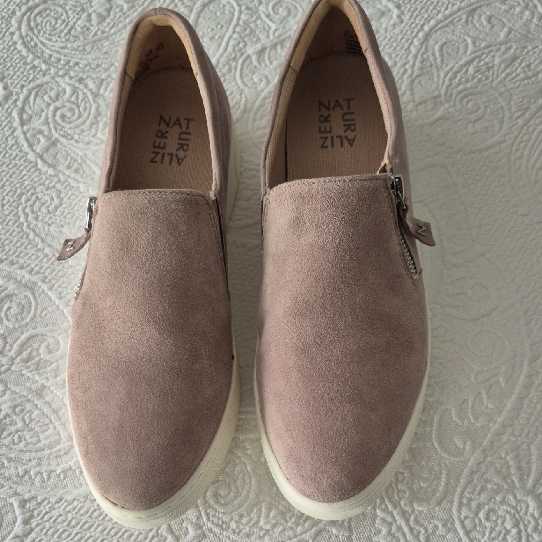 Naturalizer Women's Hawthorn Turtle Dove Suede Slip-On Sneakers